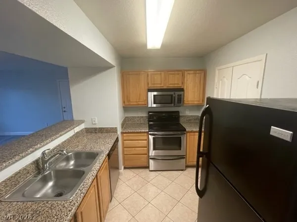 $1,450 | 5055 West Hacienda Avenue, Unit 1056, Las Vegas, NV 89118