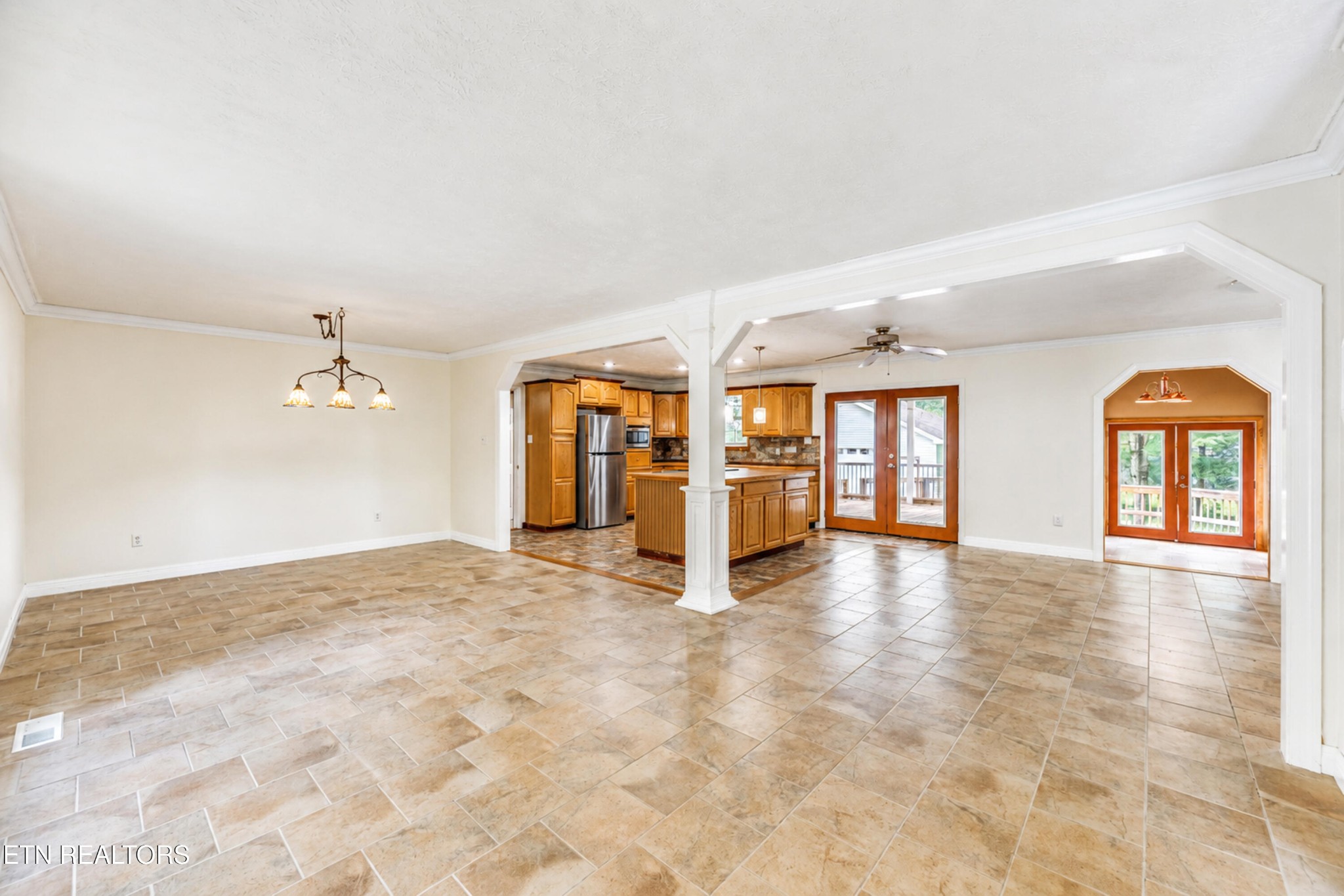 217 Wakefield Road Knoxville, TN 37922 - Photo 2 of 40 Gallery Image 2