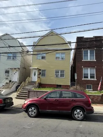 $1,500 | 44 West 54th Street, Unit 2F, Bayonne, NJ 07002