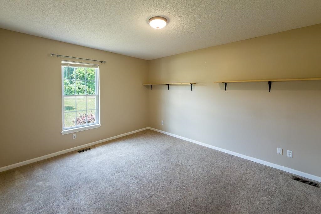 290 Dickson Road Campobello, SC 29322 - Photo 13 of 25