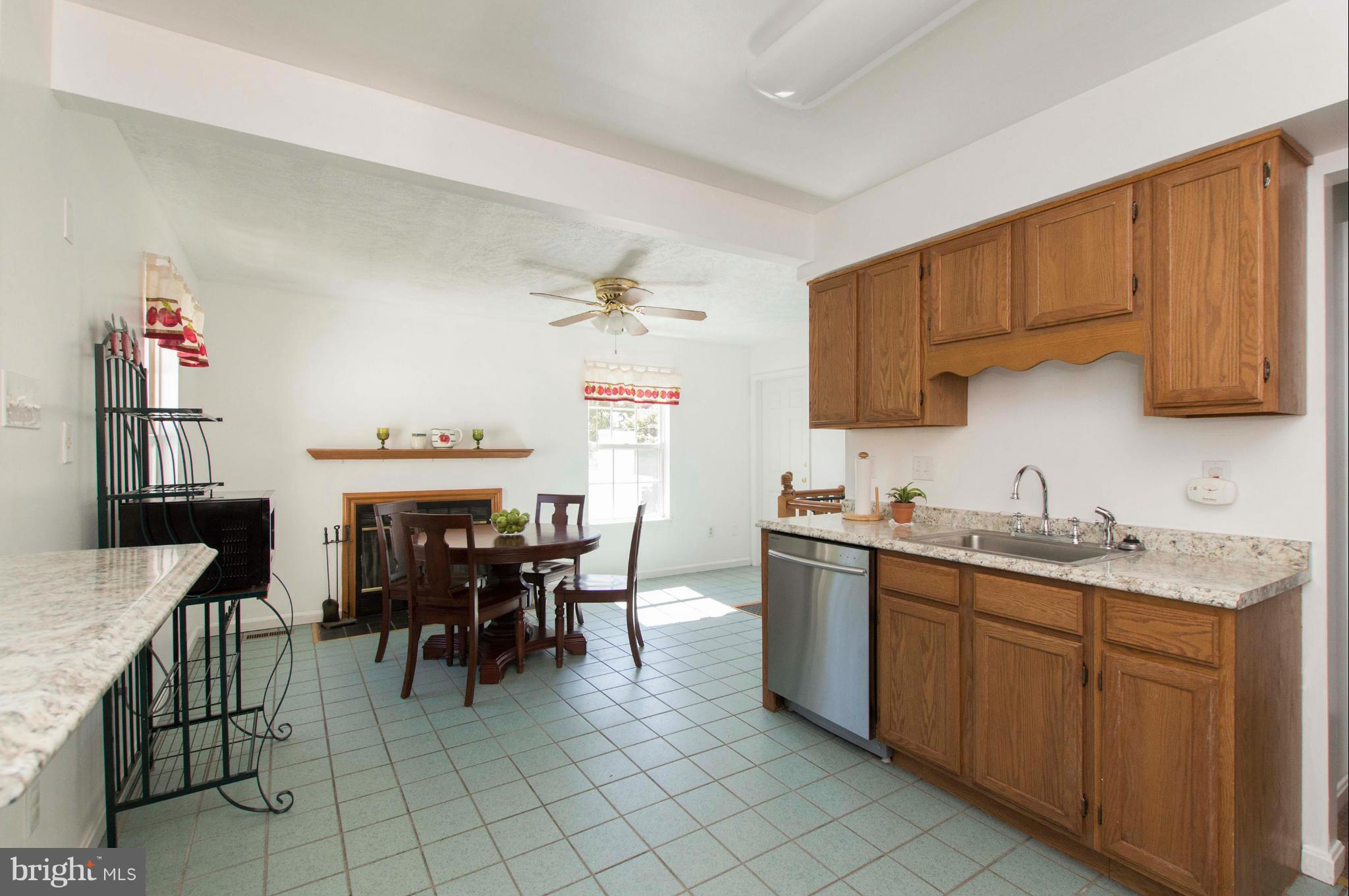 8 A Overbrook Road Catonsville, MD 21228 - Photo 8 of 30 Kitchen/ Dining Combo