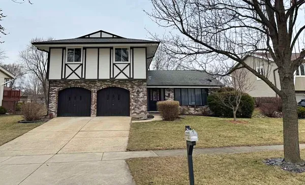 $689,000 | 1166 Saylesville Lane, Schaumburg, IL 60193