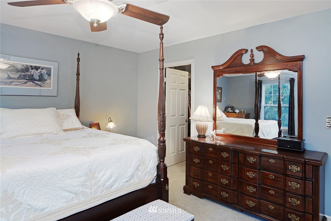 5637 Northeast Foster Road Bainbridge Island, WA 98110 - Photo 12 of 25 Gallery Image 12