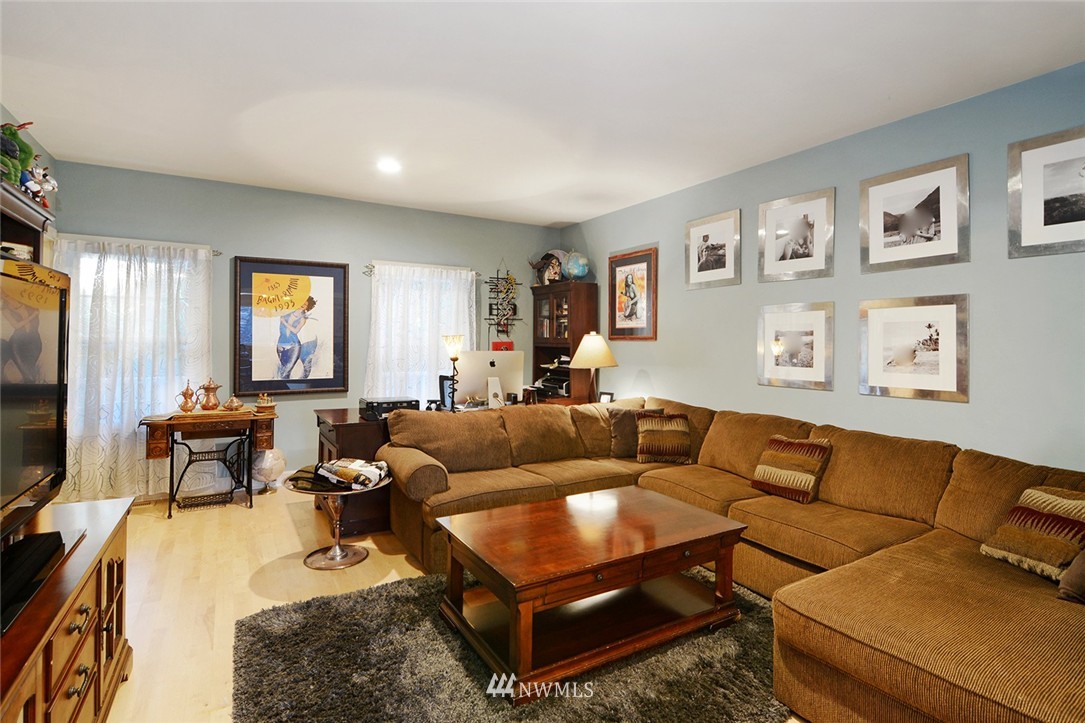 5637 Northeast Foster Road Bainbridge Island, WA 98110 - Photo 3 of 25 Gallery Image 3