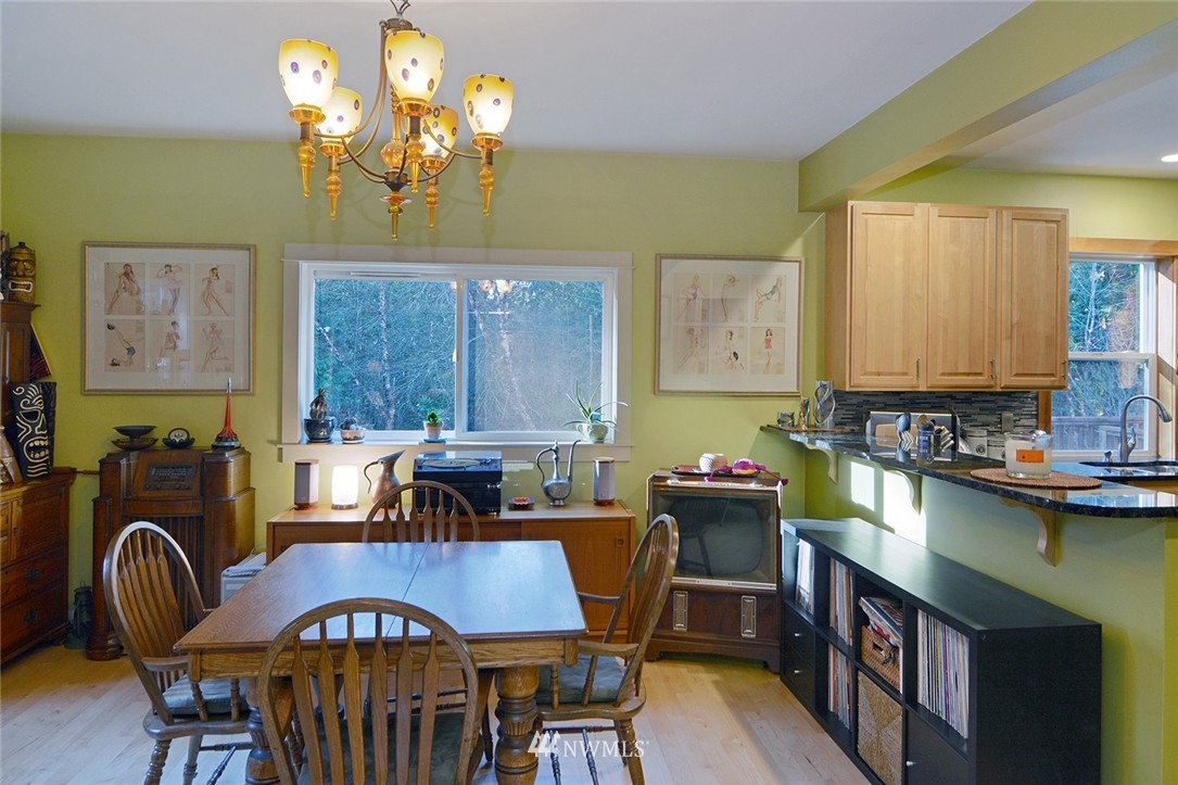 5637 Northeast Foster Road Bainbridge Island, WA 98110 - Photo 4 of 25 Gallery Image 4