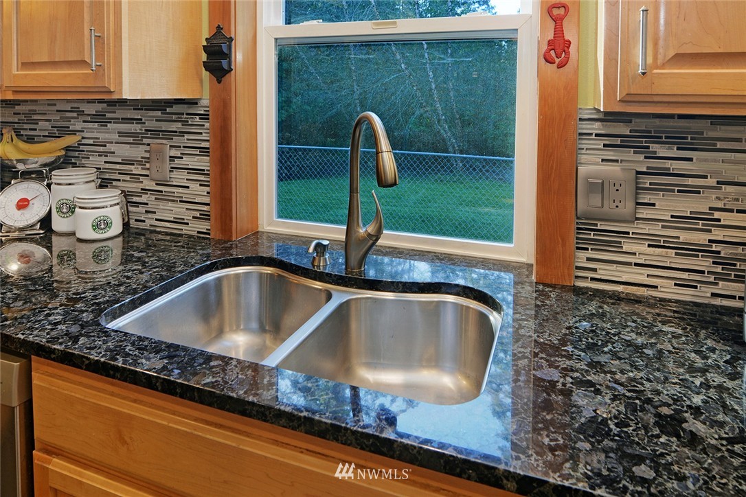 5637 Northeast Foster Road Bainbridge Island, WA 98110 - Photo 7 of 25 Gallery Image 7
