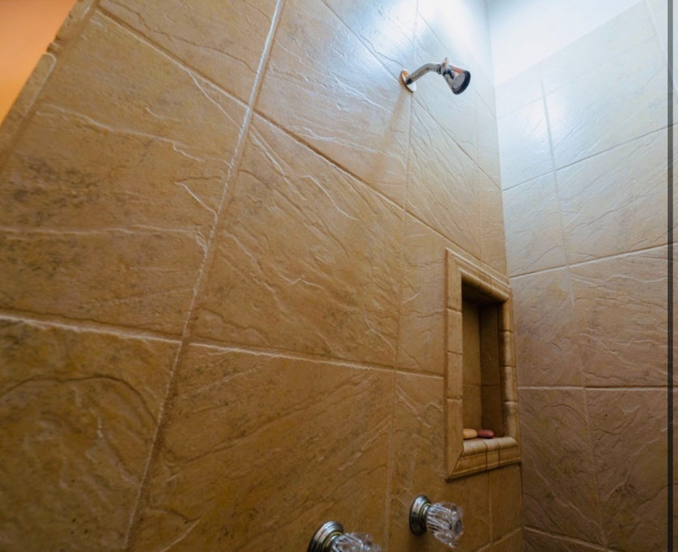 16-1339 Ao Rd Mountain View Mountain View, HI 96771 - Photo 16 of 24 a bathroom with a shower