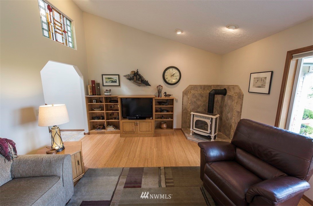 126 Rue Creek Road Raymond, WA 98577 - Photo 13 of 25 Gallery Image 13