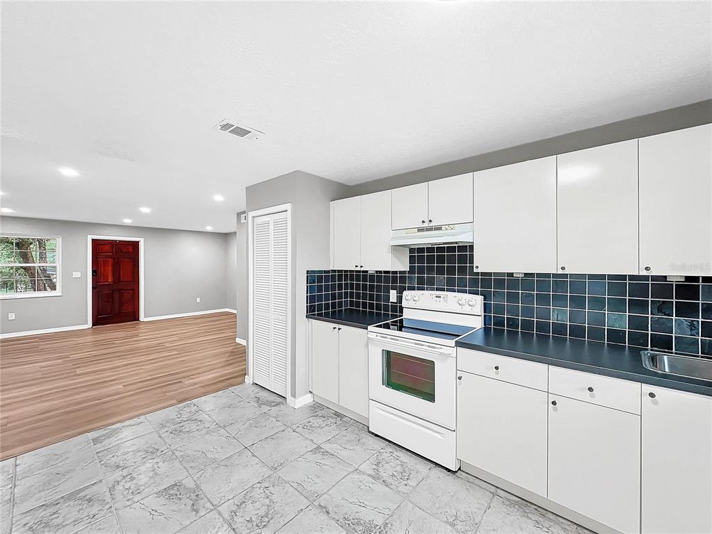 525 South Conway Road, Unit 83 Orlando, FL 32807 - Photo 8 of 53 Gallery Image 8