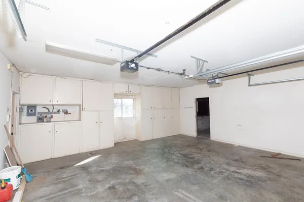 $549,900 | 805 Lyon Avenue, Sanger, CA 93657