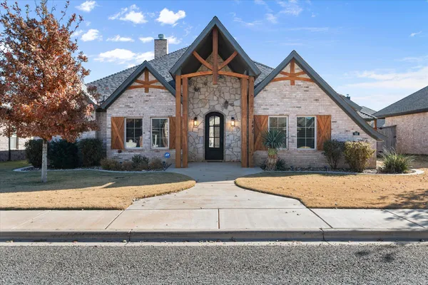 $465,000 | 717 North 7th Street, Wolfforth, TX 79382