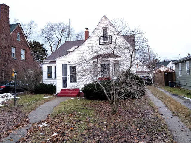 $330,000 | 7411 5th Avenue, Kenosha, WI 53143