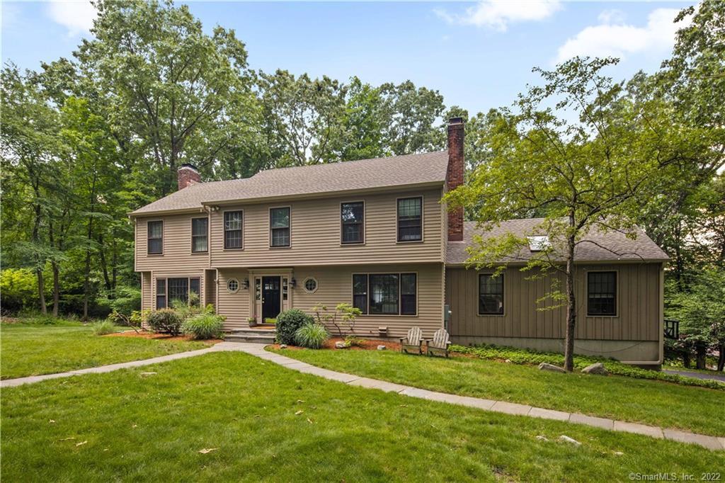 Welcome to 24 Silver Ridge Common!