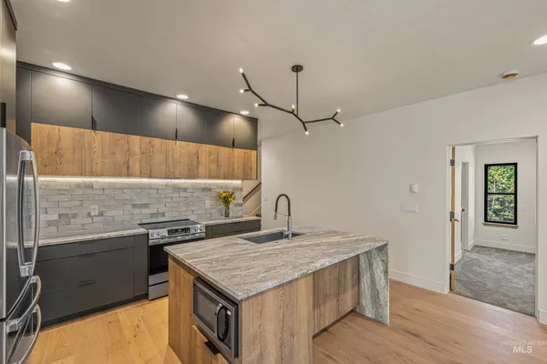 $995,000 | 12850 Aurora Drive, Donnelly, ID 83615