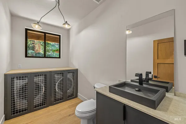 $995,000 | 12850 Aurora Drive, Donnelly, ID 83615