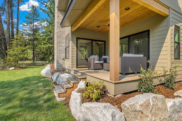 $995,000 | 12850 Aurora Drive, Donnelly, ID 83615