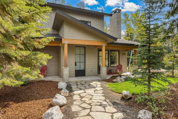 $995,000 | 12850 Aurora Drive, Donnelly, ID 83615