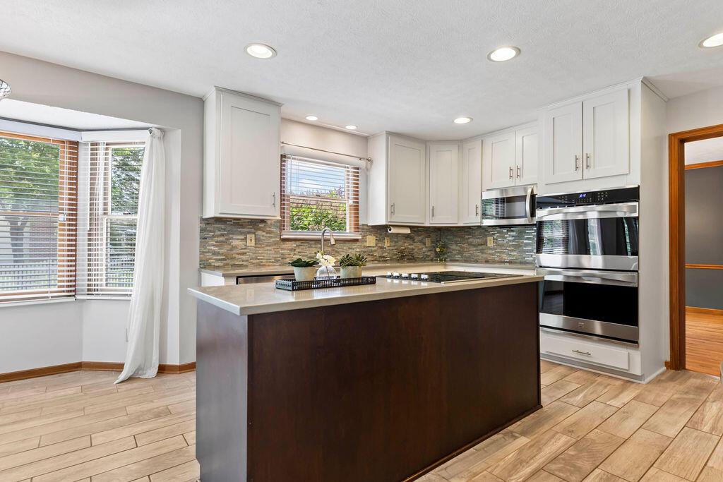 385 Beecher Road Gahanna, OH 43230 - Photo 11 of 57 KITCHEN