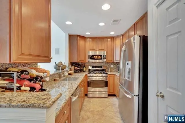 $680,000 | 14 A Forshee Circle, Montvale, NJ 07645