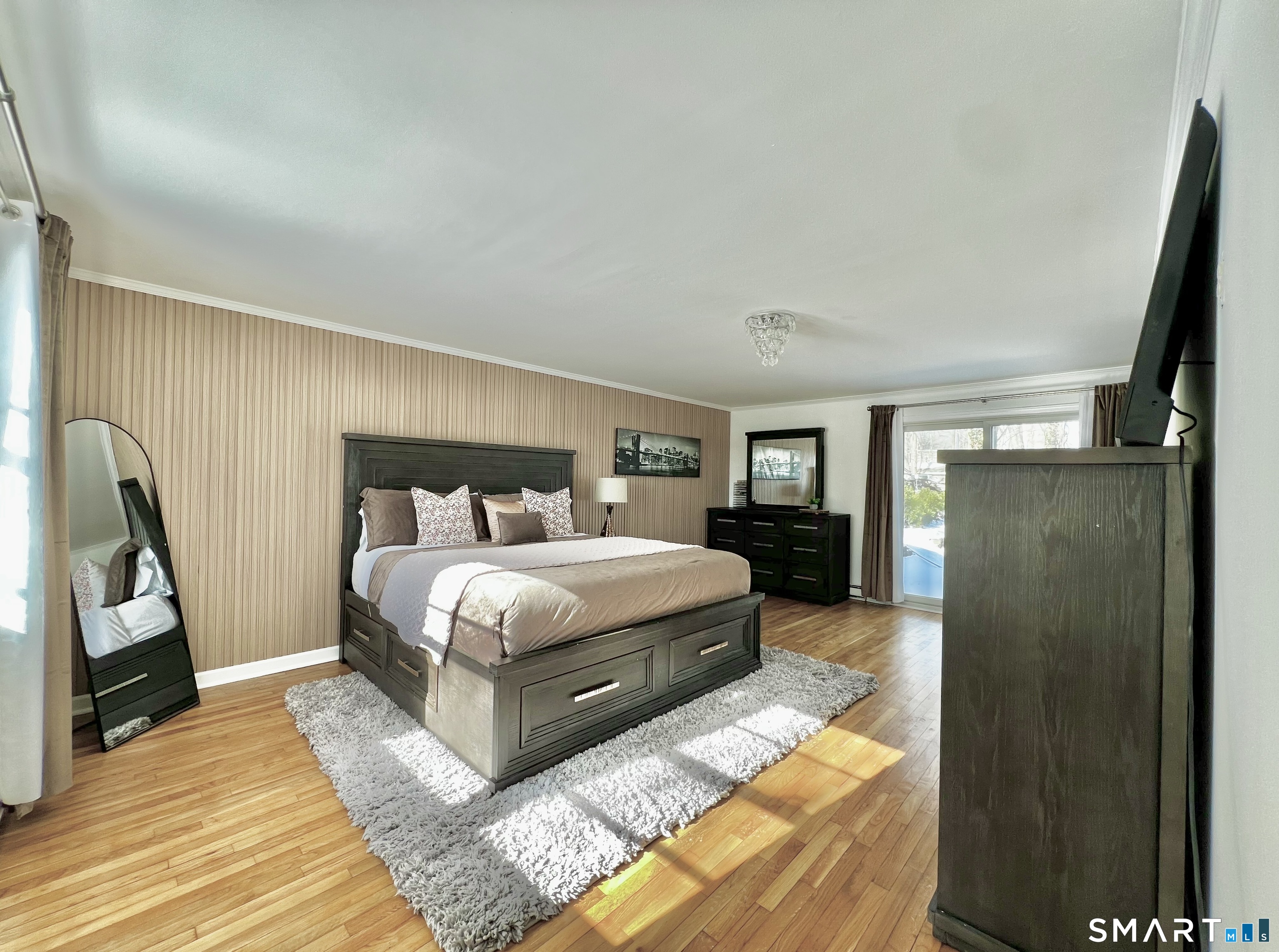 38 Woods End Road Stamford, CT 06905 - Photo 12 of 30