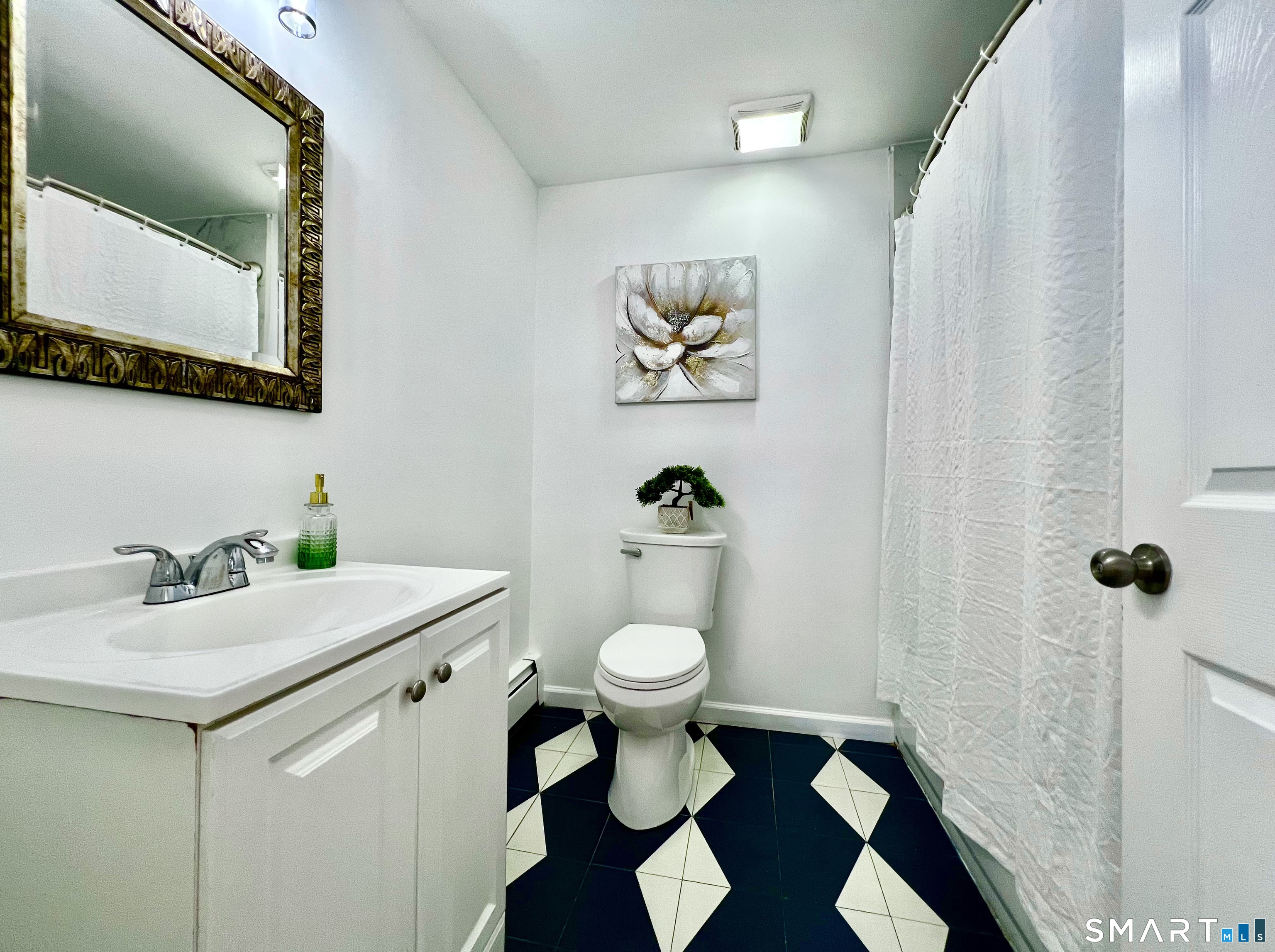 38 Woods End Road Stamford, CT 06905 - Photo 17 of 30