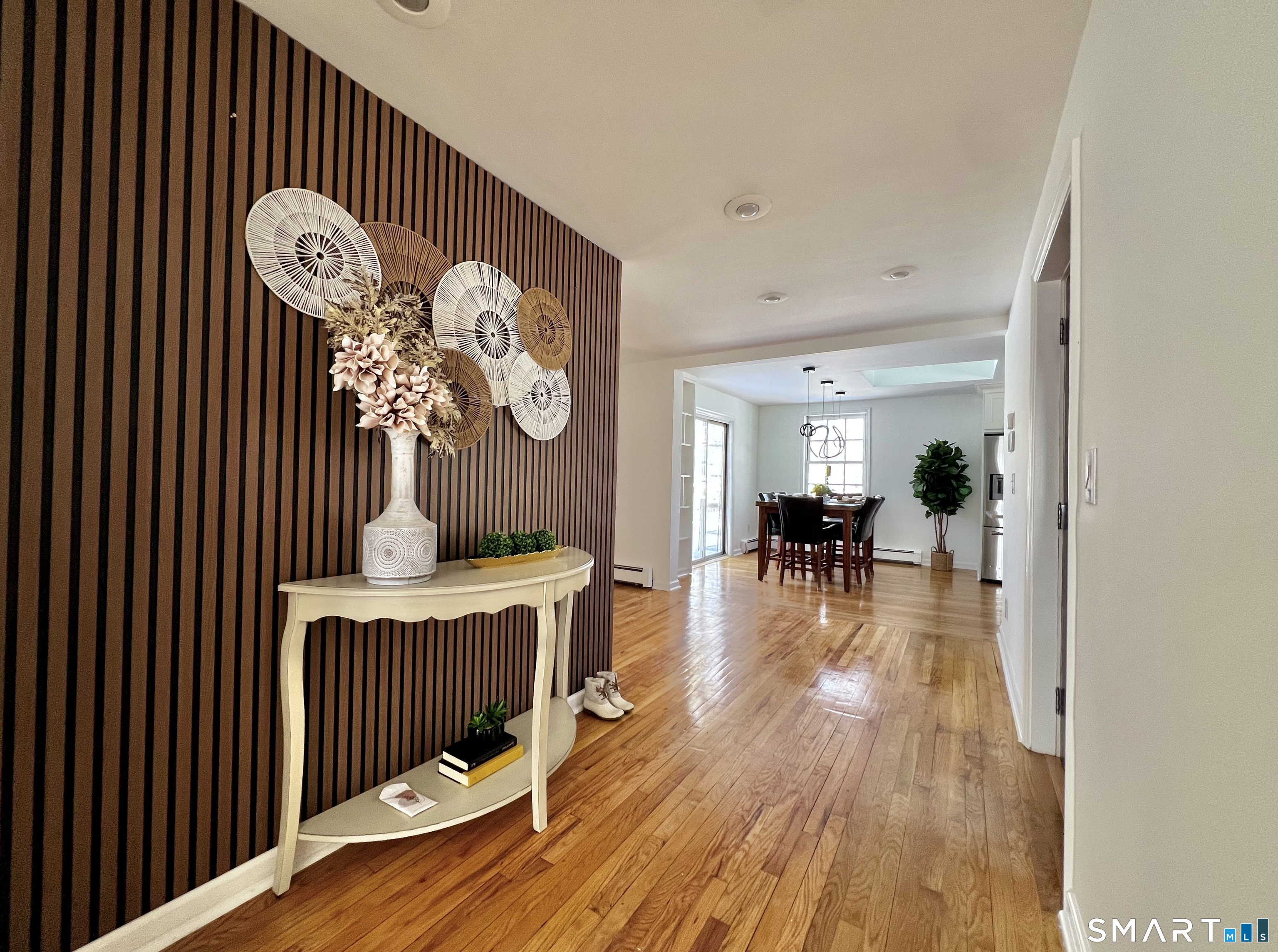 38 Woods End Road Stamford, CT 06905 - Photo 2 of 30