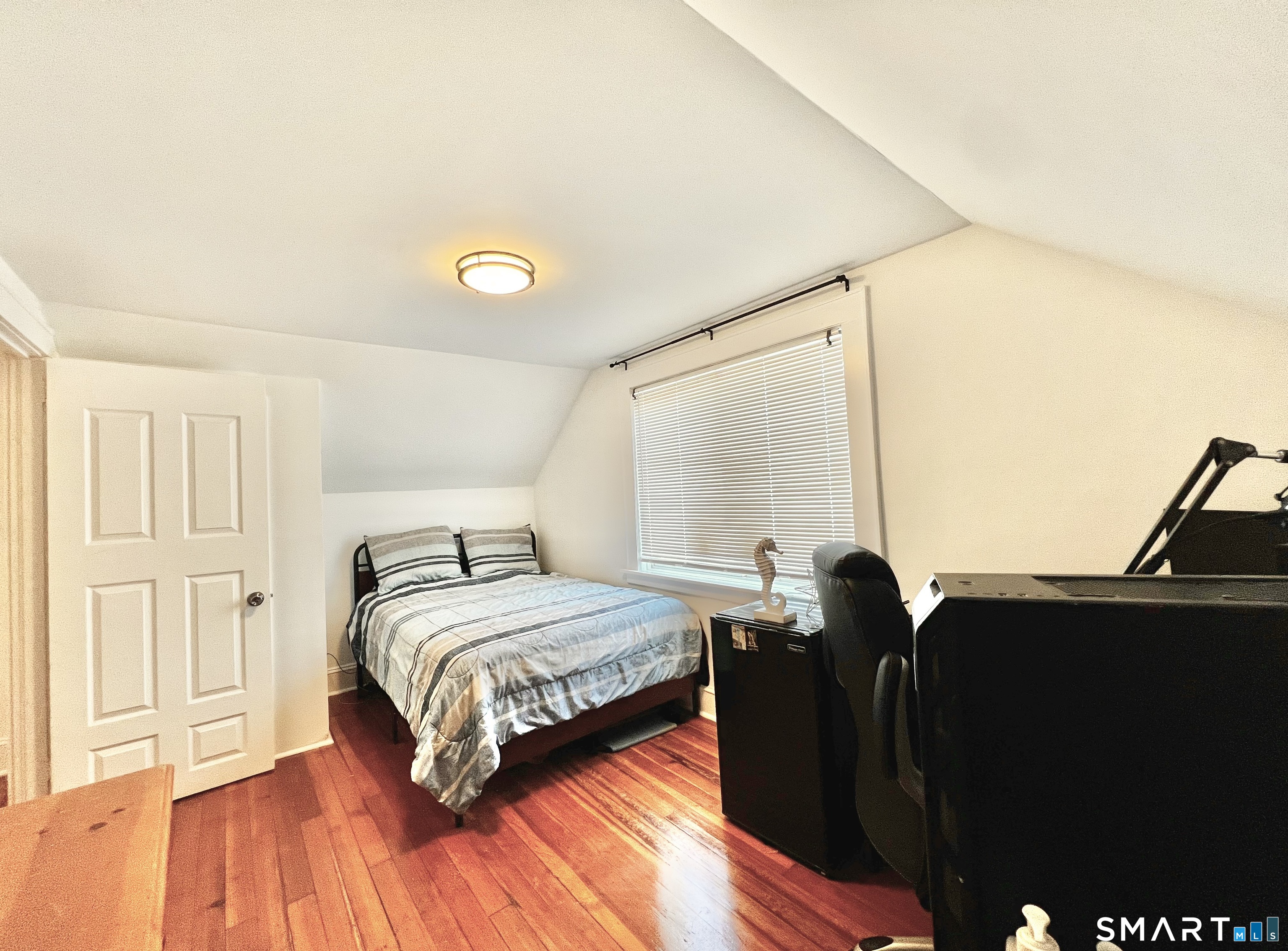 38 Woods End Road Stamford, CT 06905 - Photo 21 of 30