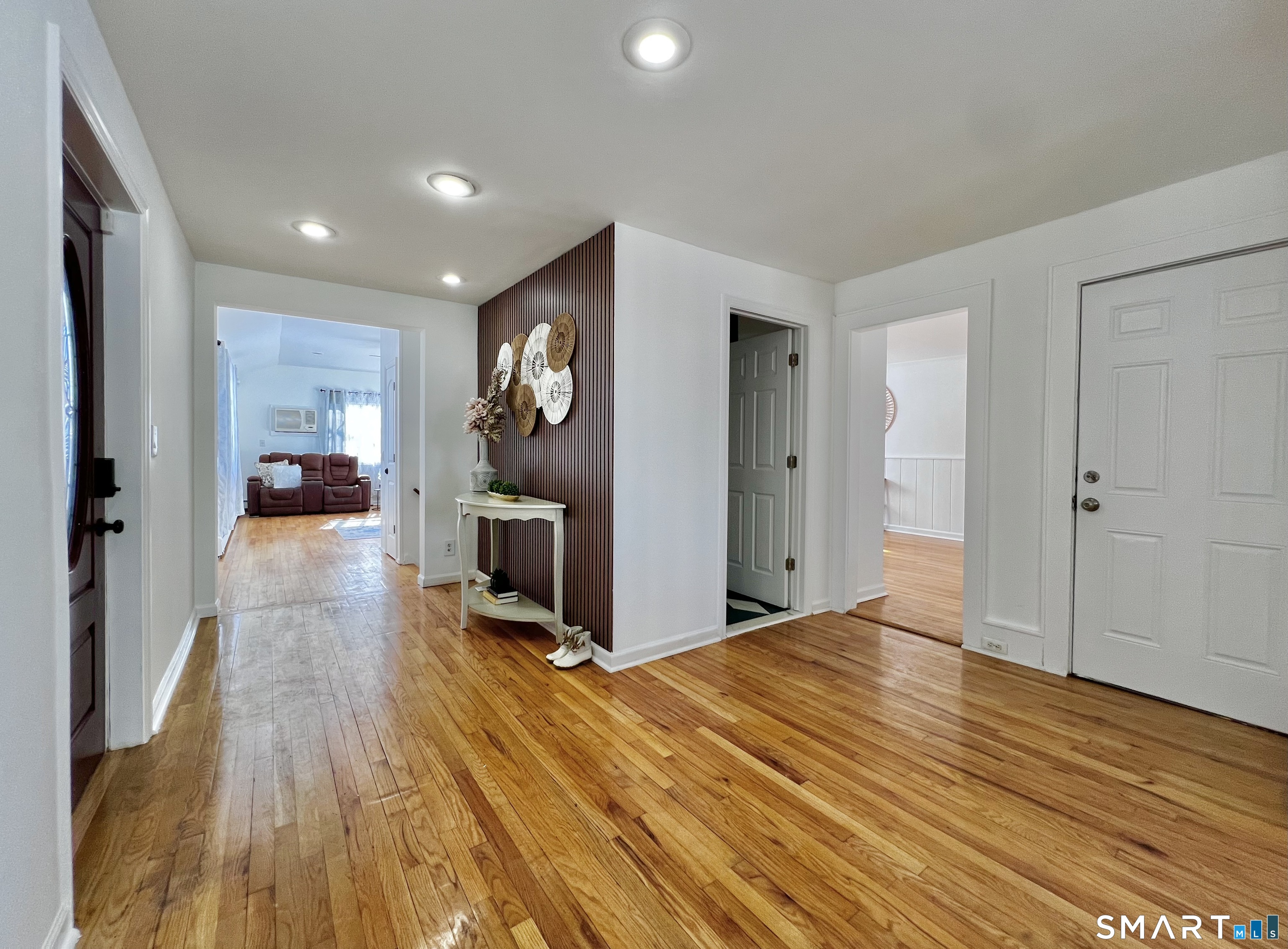 38 Woods End Road Stamford, CT 06905 - Photo 25 of 30