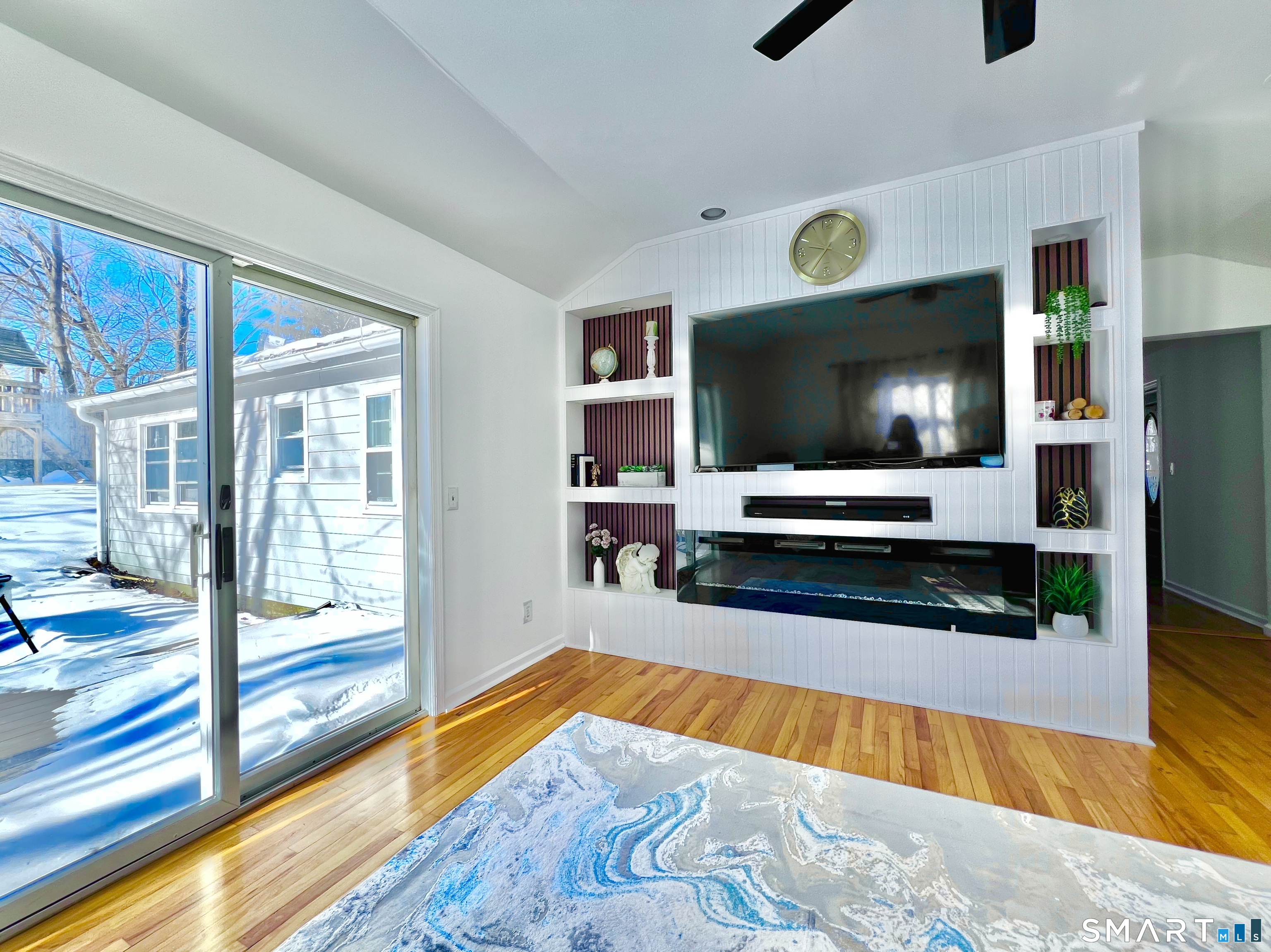 38 Woods End Road Stamford, CT 06905 - Photo 9 of 30