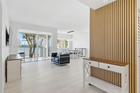 a view of livingroom with furniture