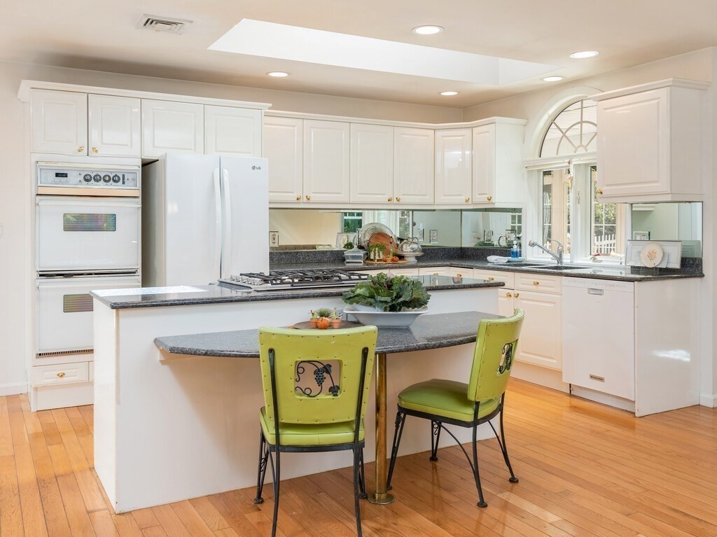 4 Sawyer Road Northborough, MA 01532 - Photo 4 of 41 Gallery Image 4