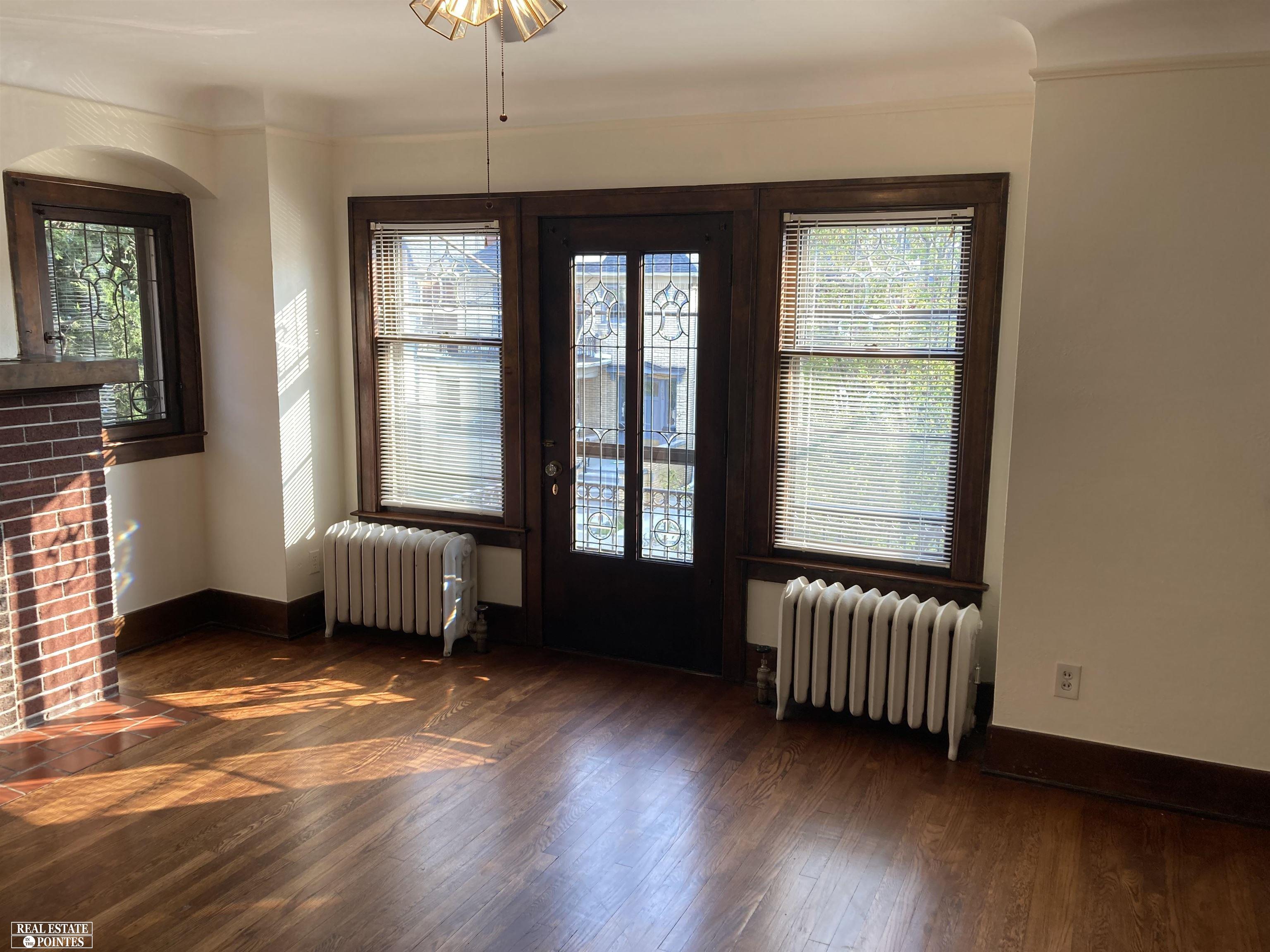 917 Nottingham Road Grosse Pointe, MI 48230 - Photo 3 of 16