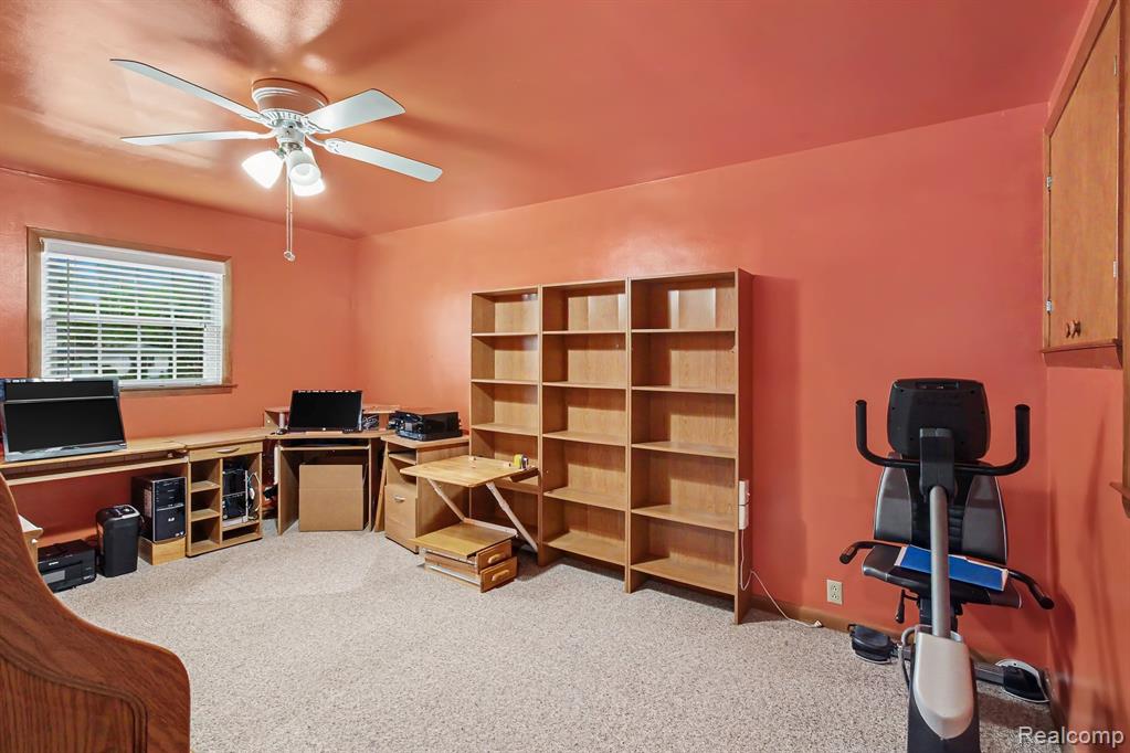 1222 Howe Road Burton, MI 48509 - Photo 19 of 34 Gallery Image 19