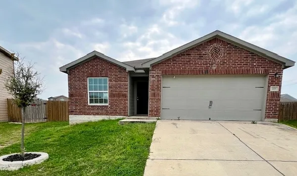 $1,750 | 221 Koontz Loop, Jarrell, TX 76537