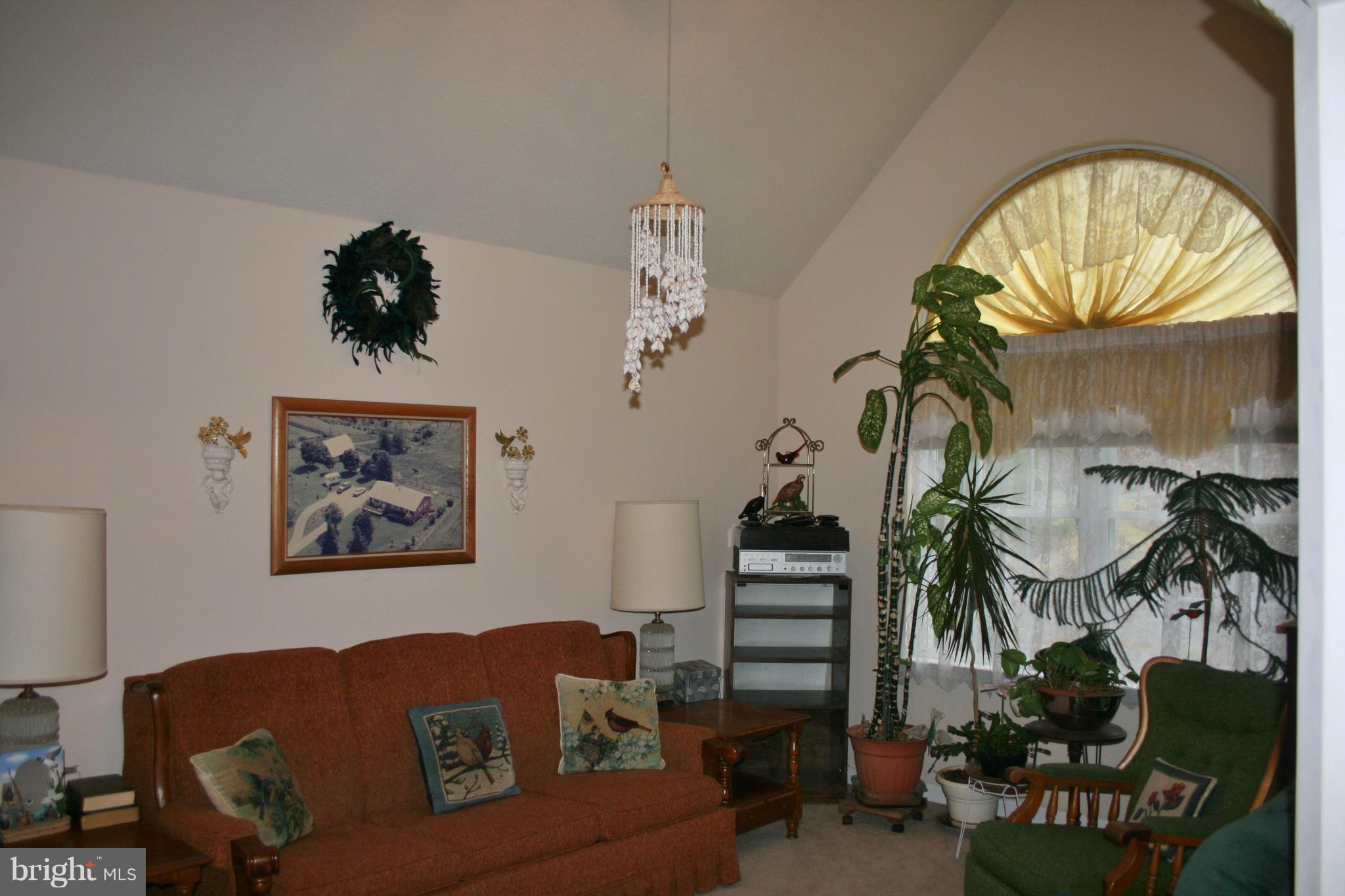 412 Russelcroft Road Winchester, VA 22601 - Photo 22 of 30 Living Room