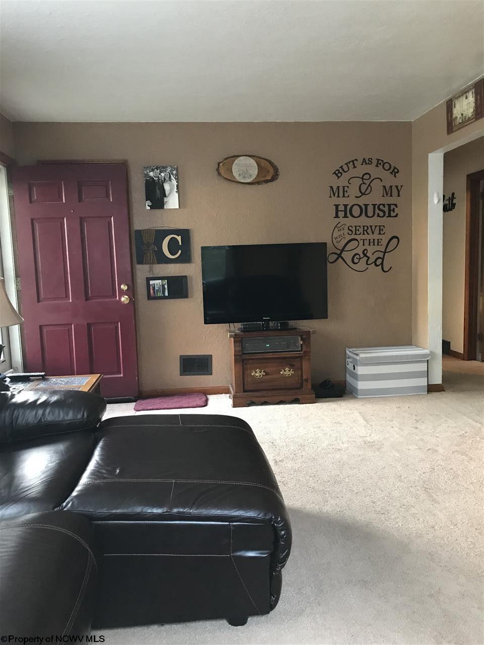 1135 Cloverhill Road Fairmont, WV 26554 - Photo 3 of 20 Gallery Image 3