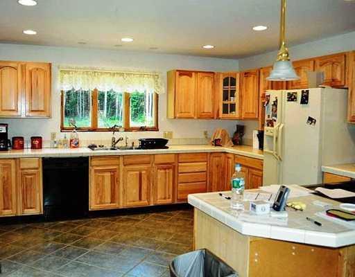 19 Boulder Way Ellsworth, ME 04605 - Photo 2 of 9 Kitchen.