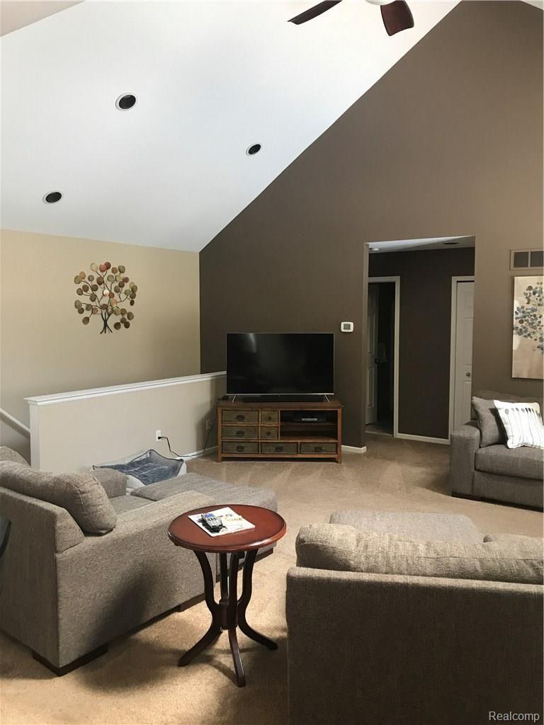 6728 Robb Road Fowlerville, MI 48836 - Photo 13 of 40 CFF136C7-2766-45F1-AFDF-D10757B2E928.jpeg