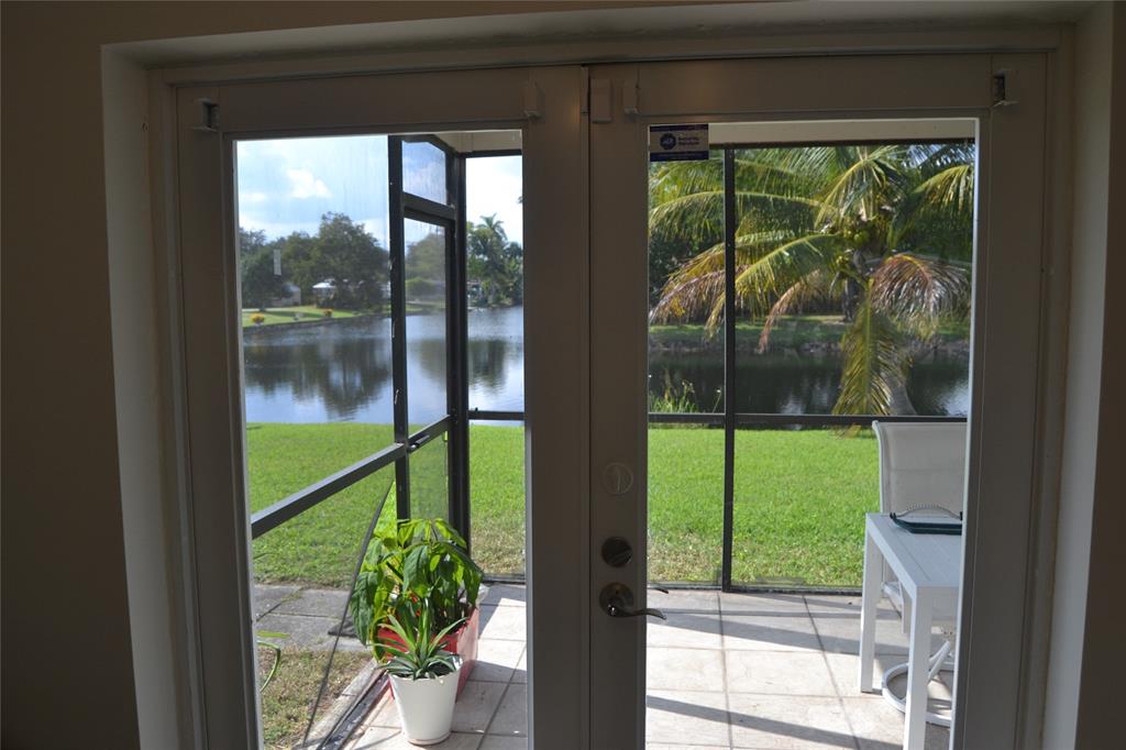 5241 Southwest 89th Avenue Cooper City, FL 33328 - Photo 10 of 28