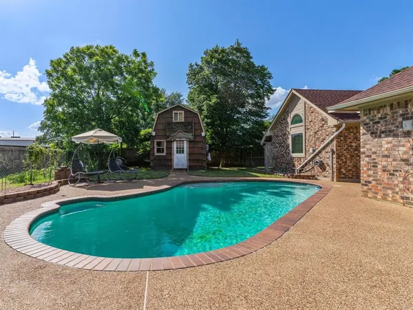 $459,999 | 102 Kings Place, Joshua, TX 76058