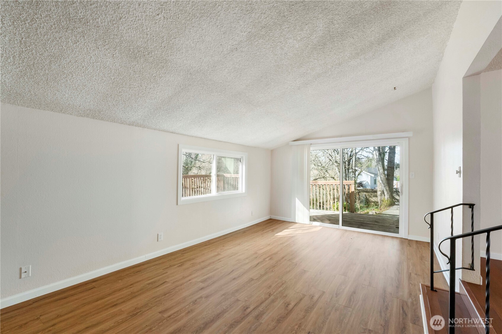 2877 Clare Avenue Bremerton, WA 98310 - Photo 15 of 29