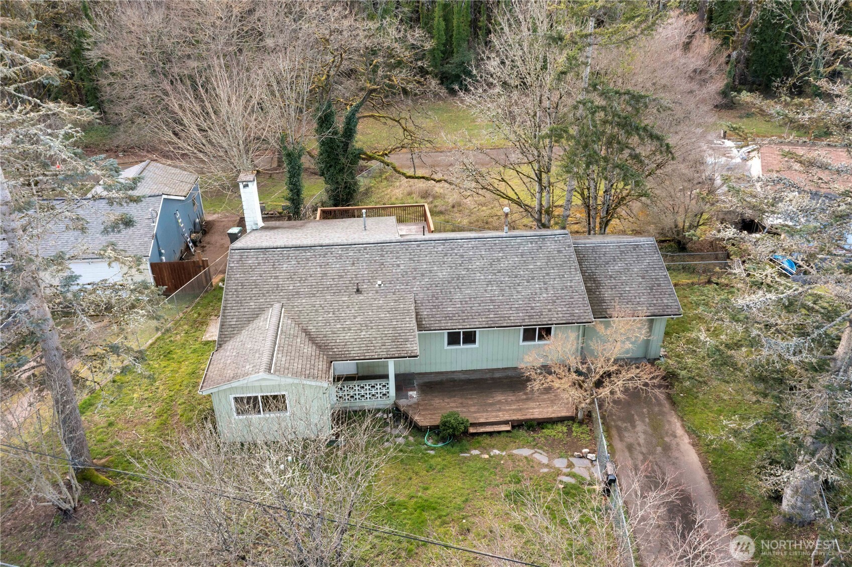 2877 Clare Avenue Bremerton, WA 98310 - Photo 5 of 29