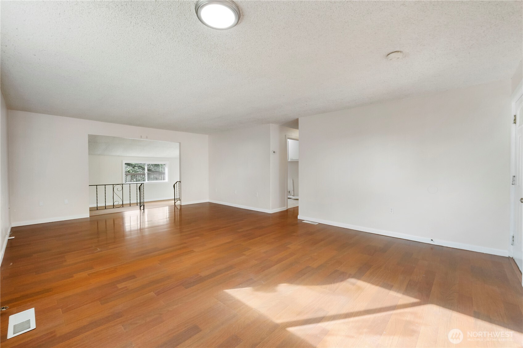 2877 Clare Avenue Bremerton, WA 98310 - Photo 10 of 29