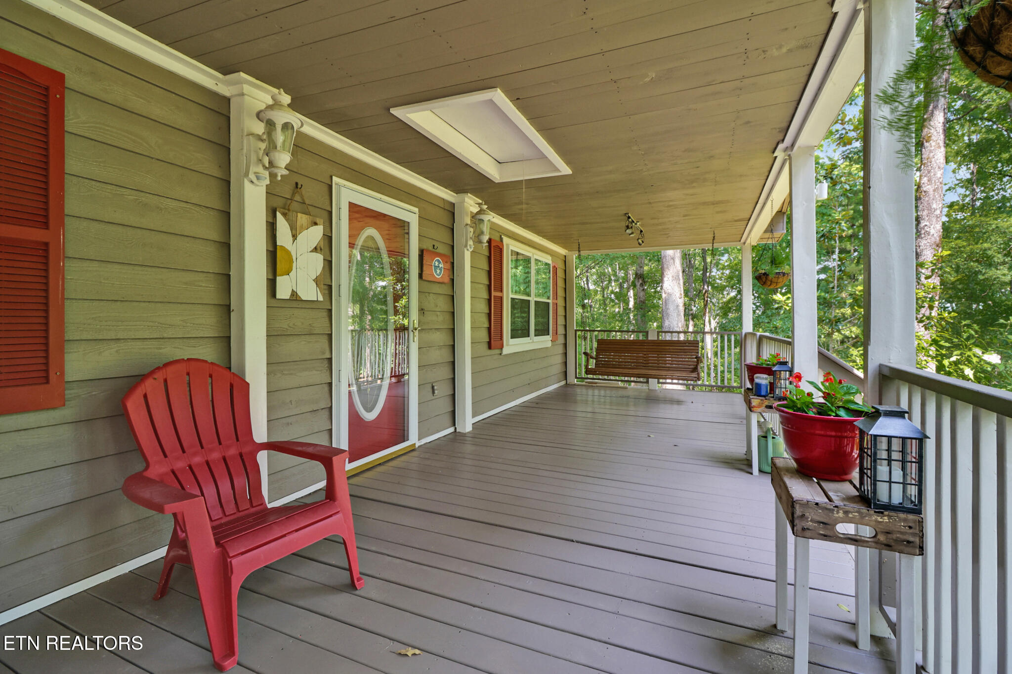 986 Post Oak Valley Road Rockwood, TN 37854 - Photo 3 of 45 covered front porch