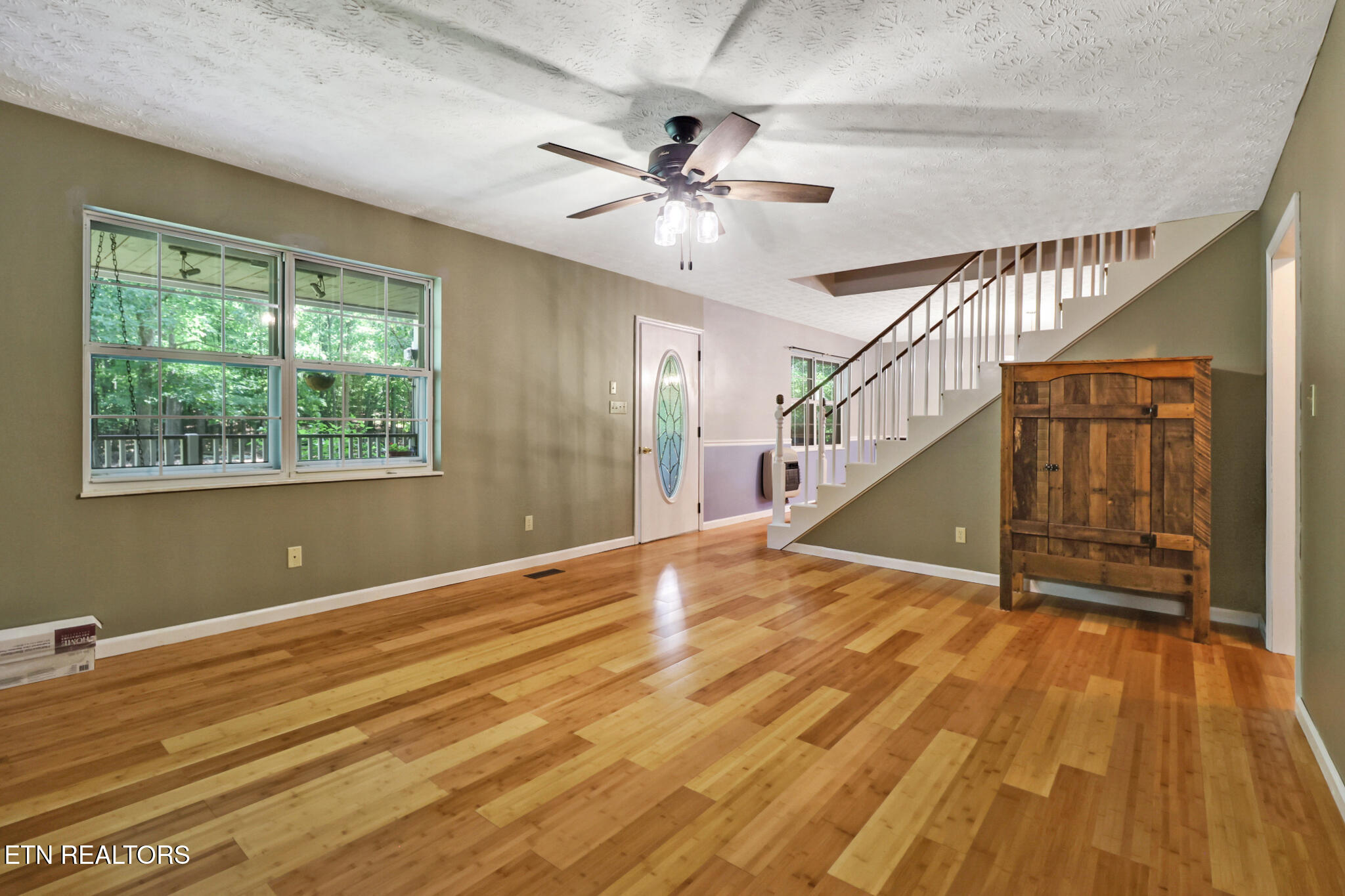 986 Post Oak Valley Road Rockwood, TN 37854 - Photo 6 of 45 living room