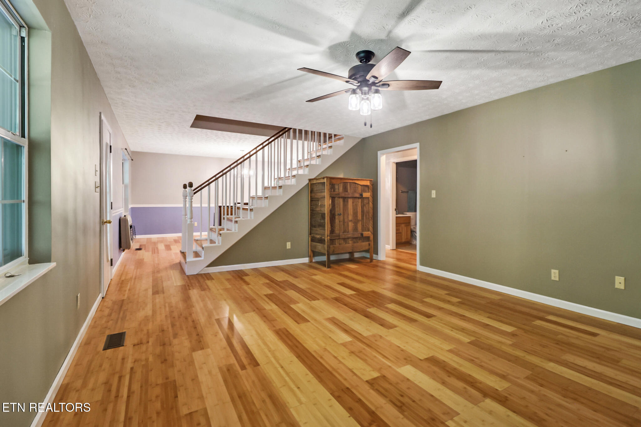 986 Post Oak Valley Road Rockwood, TN 37854 - Photo 7 of 45 living room