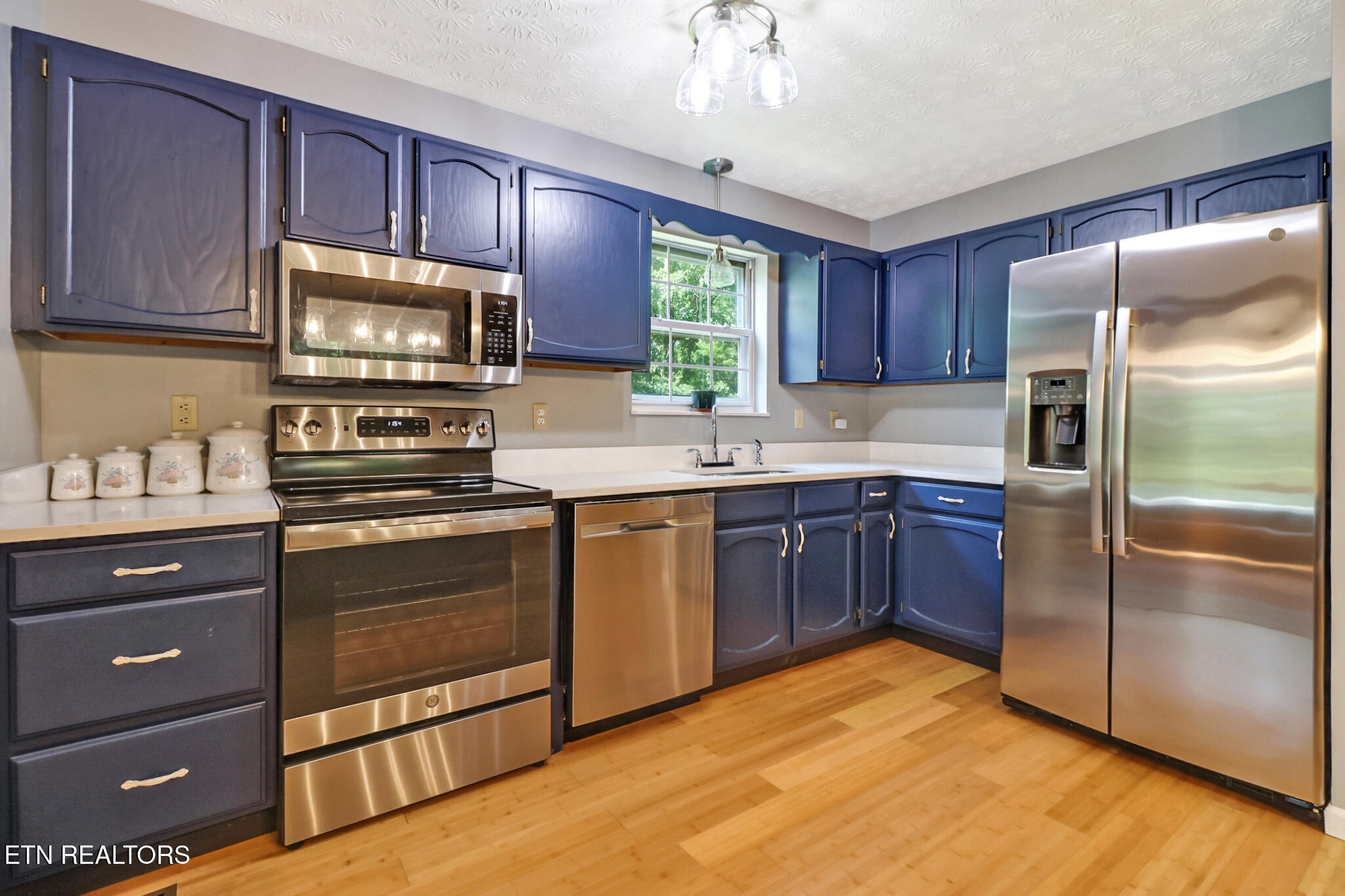 986 Post Oak Valley Road Rockwood, TN 37854 - Photo 9 of 45 kitchen