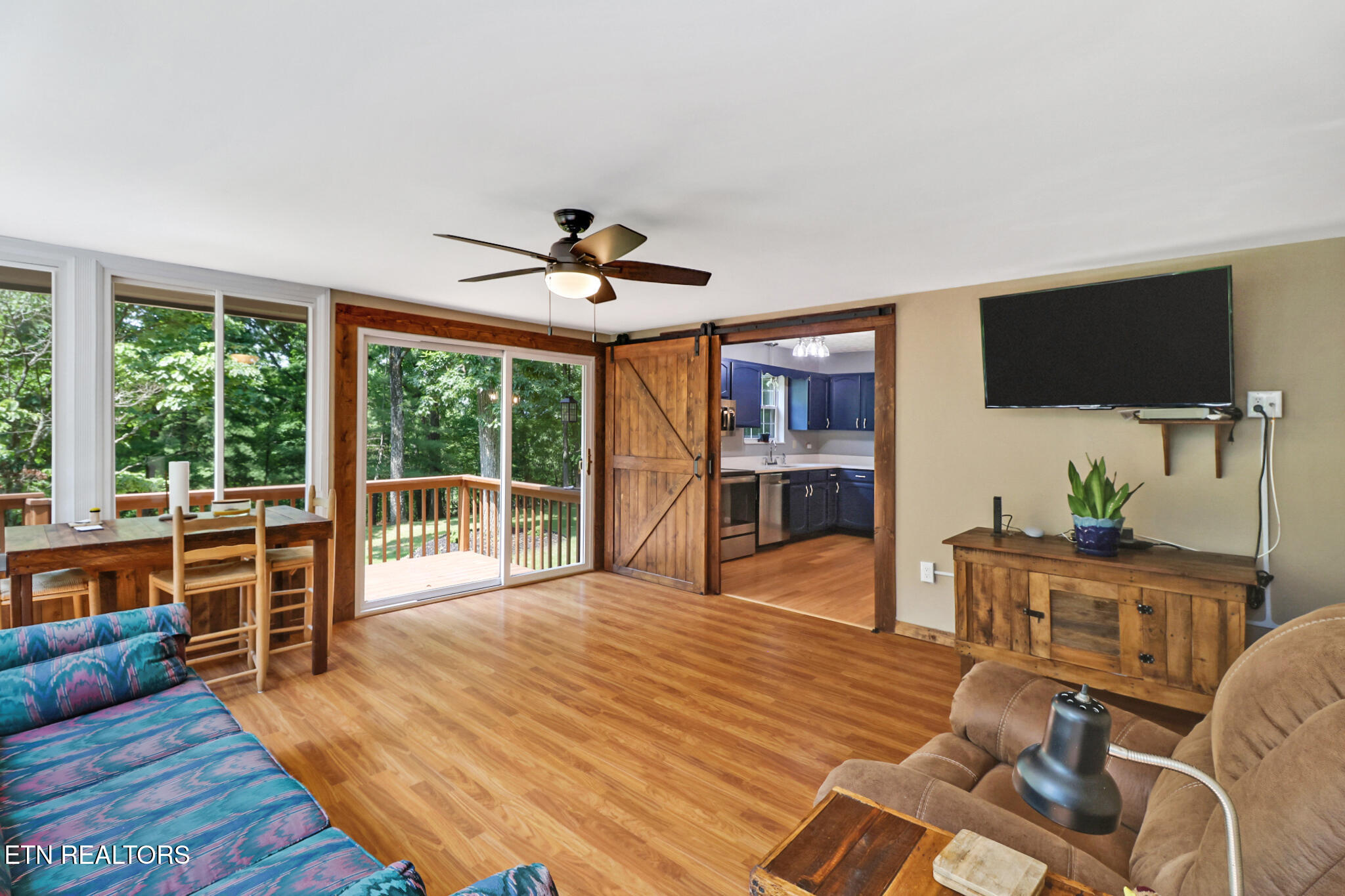 986 Post Oak Valley Road Rockwood, TN 37854 - Photo 10 of 45 family room