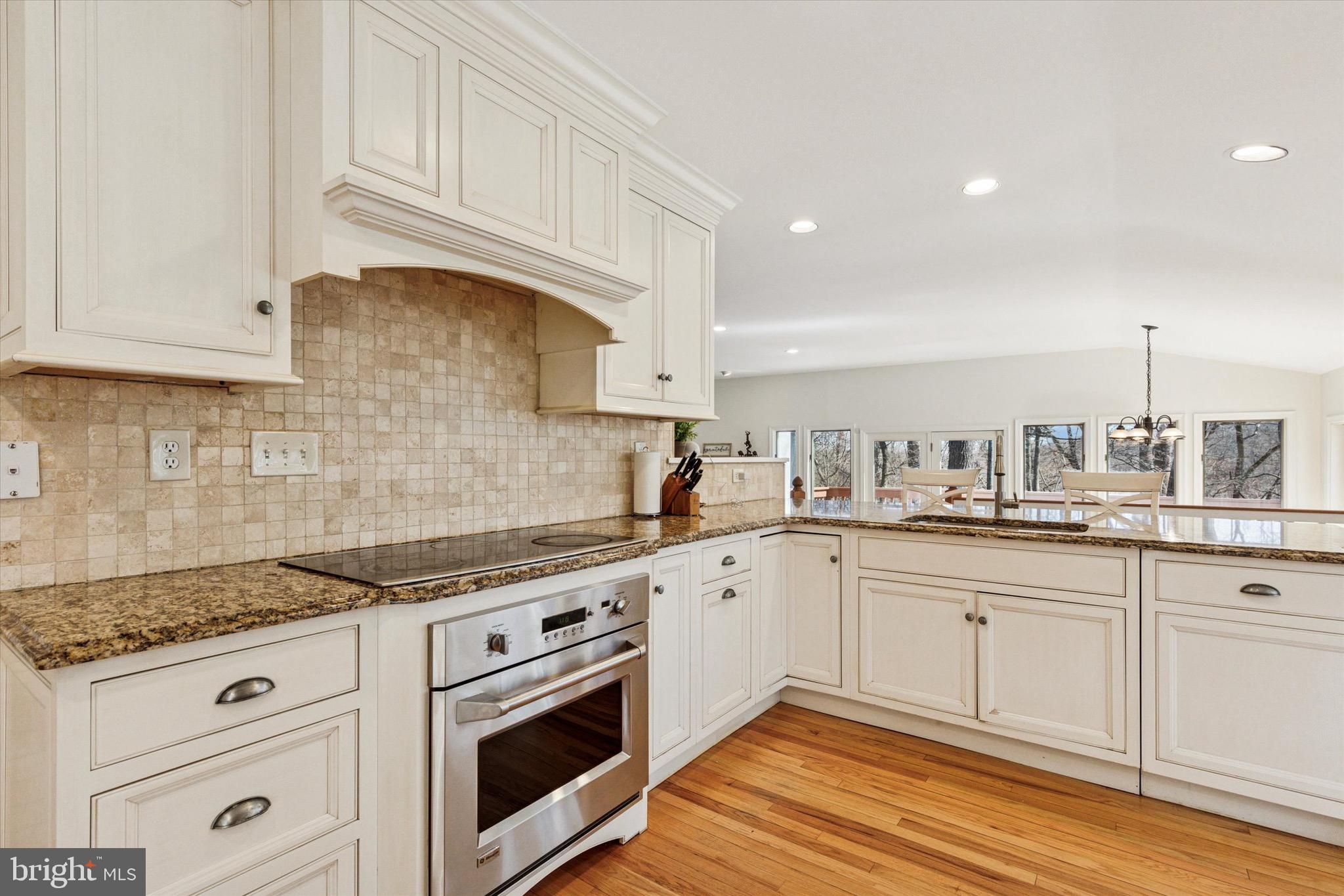 505 Delancy Circle Devon, PA 19333 - Photo 3 of 34