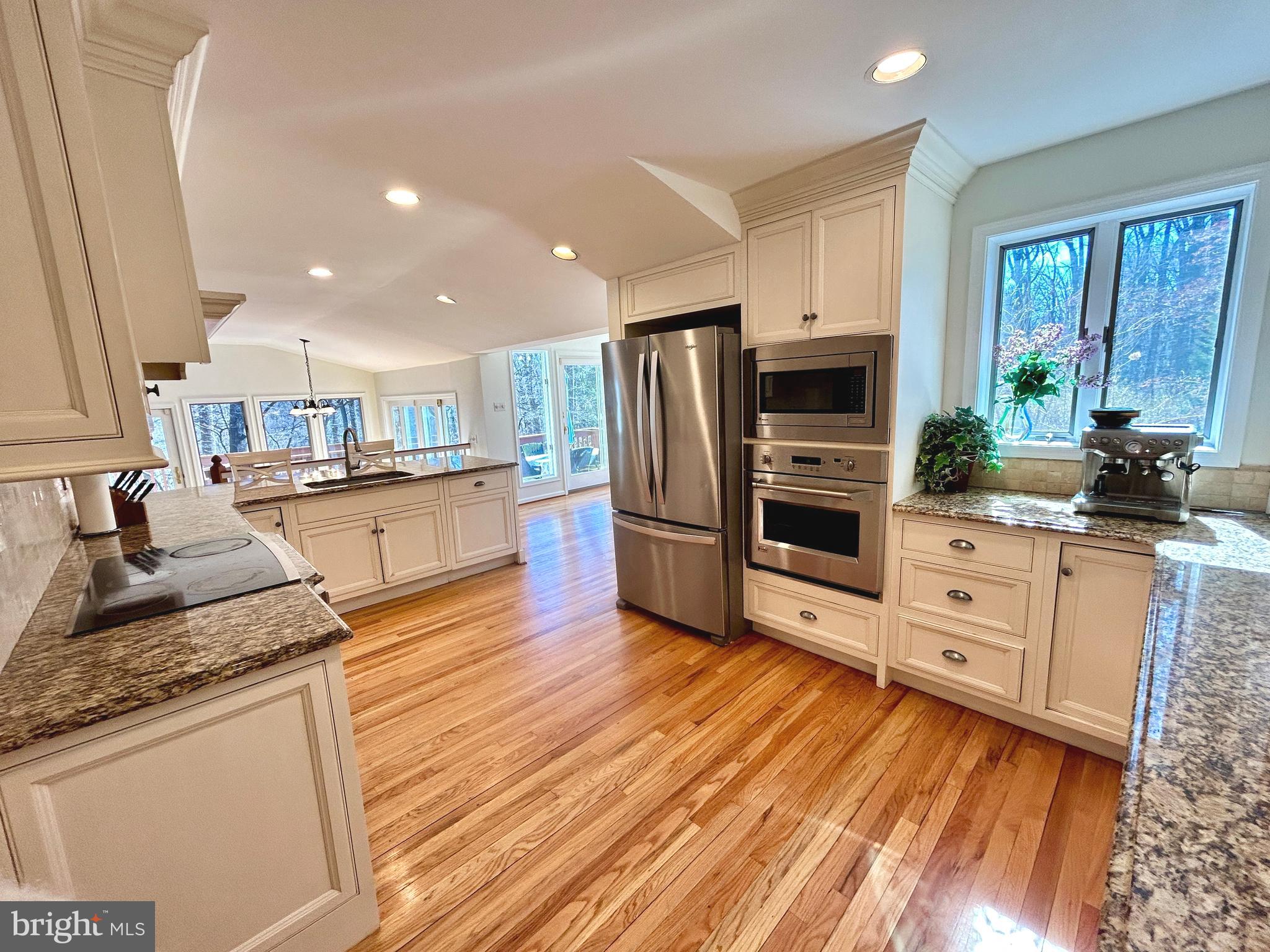 505 Delancy Circle Devon, PA 19333 - Photo 4 of 34